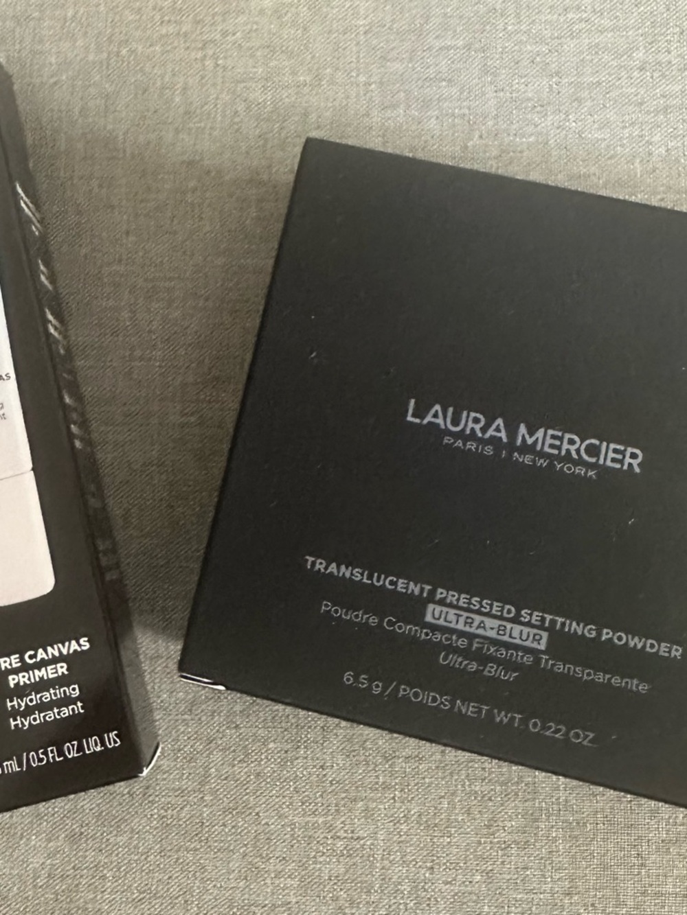 laura mercier Black Translucent Pressed Setting Powder Compact